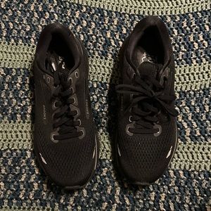 Brooks women’s size 7